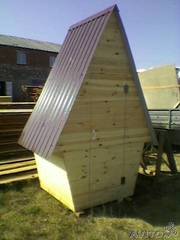 Дачный туалет 1х1х2м деревянный. Забор из штакетника  секции. 